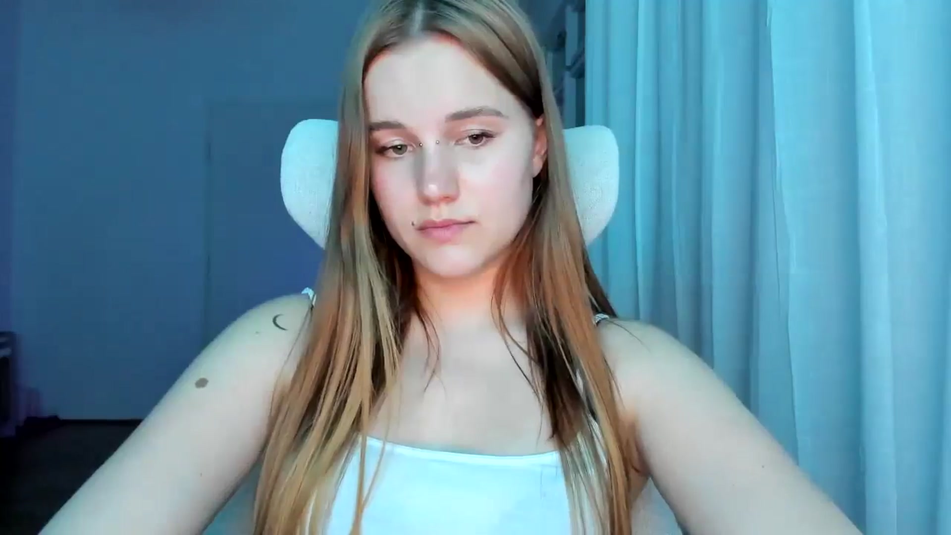 Gallery image thumbnail from Lia_lisia's myfreecams stream on, 04/26/2026, 20:08 image 15 of 20