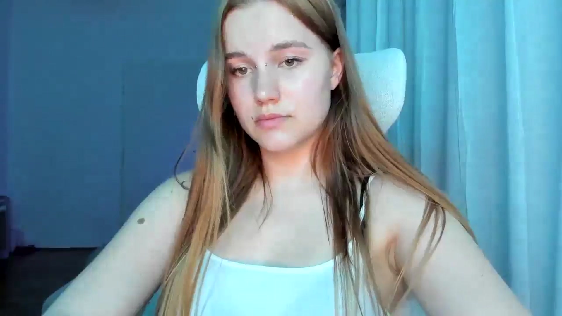 Gallery image thumbnail from Lia_lisia's myfreecams stream on, 04/26/2026, 20:08 image 12 of 20