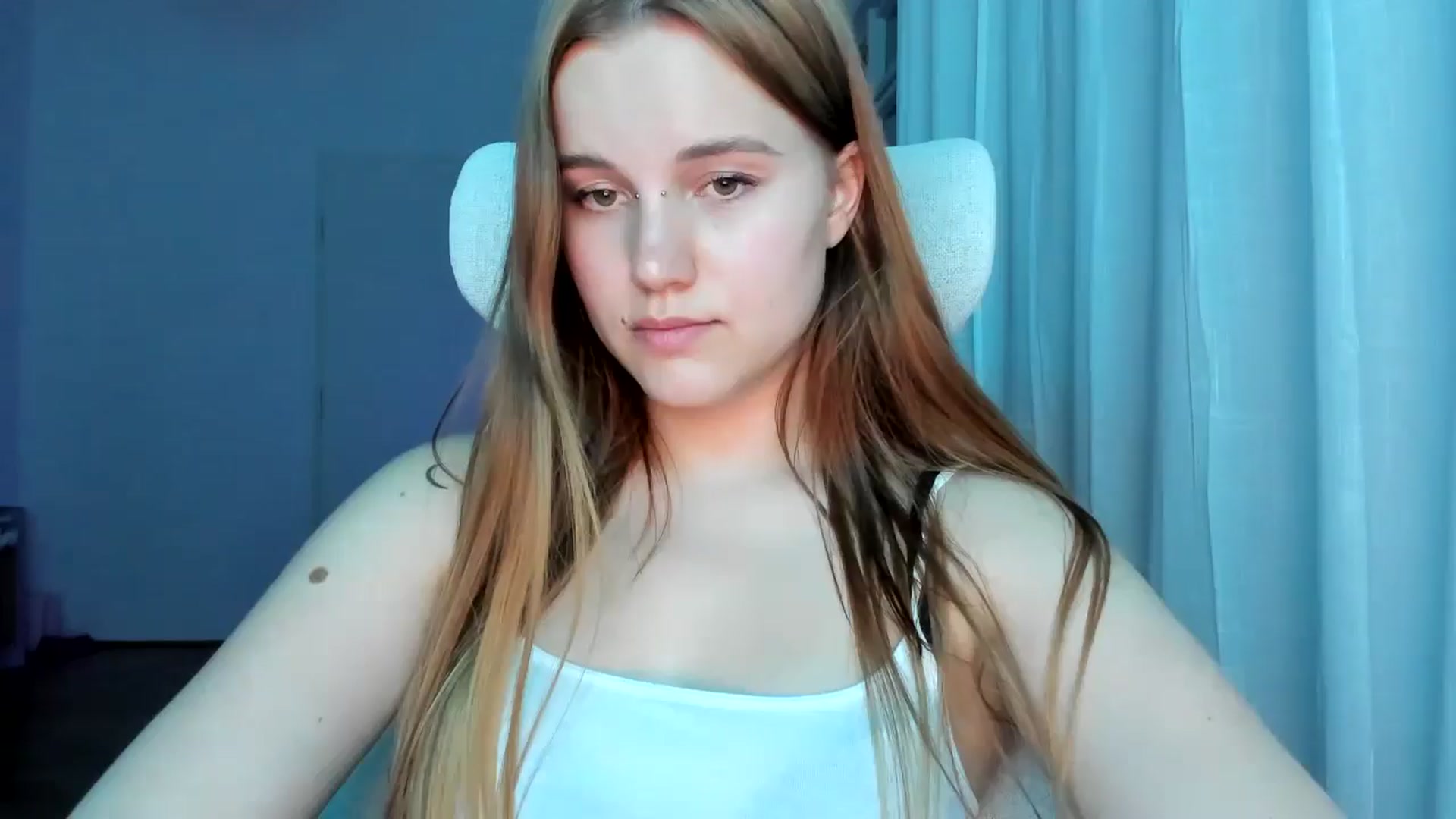 Gallery image thumbnail from Lia_lisia's myfreecams stream on, 04/26/2026, 20:08 image 10 of 20
