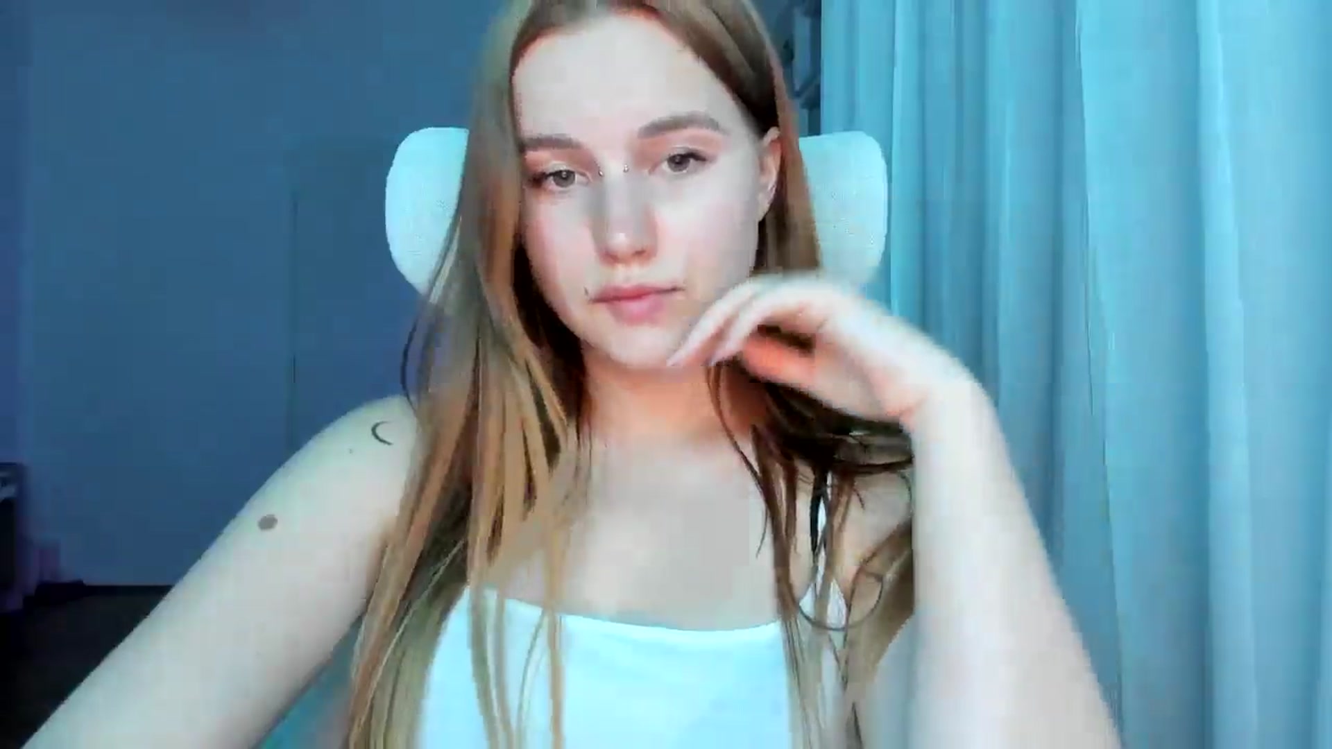 Gallery image thumbnail from Lia_lisia's myfreecams stream on, 04/26/2026, 20:08 image 3 of 20