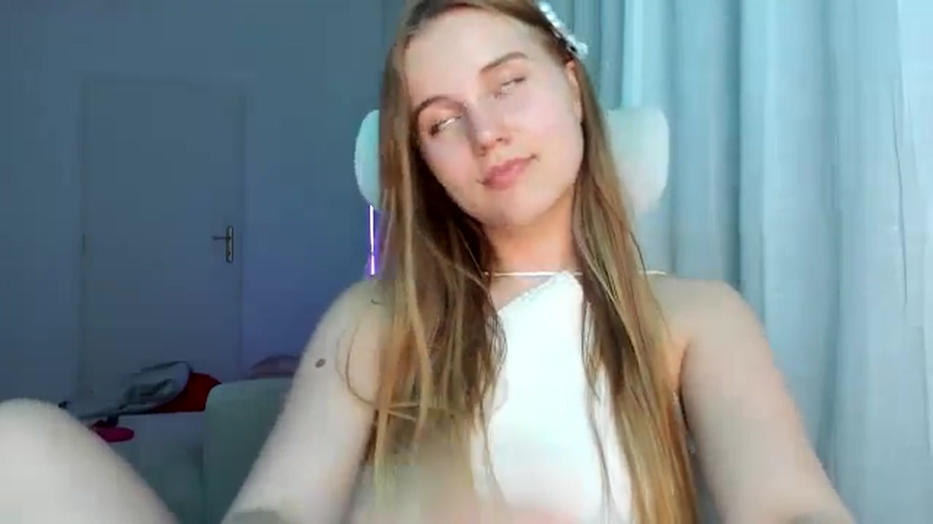 Gallery image thumbnail from Lia_lisia's myfreecams stream on, 04/27/2026, 20:58 image 13 of 20