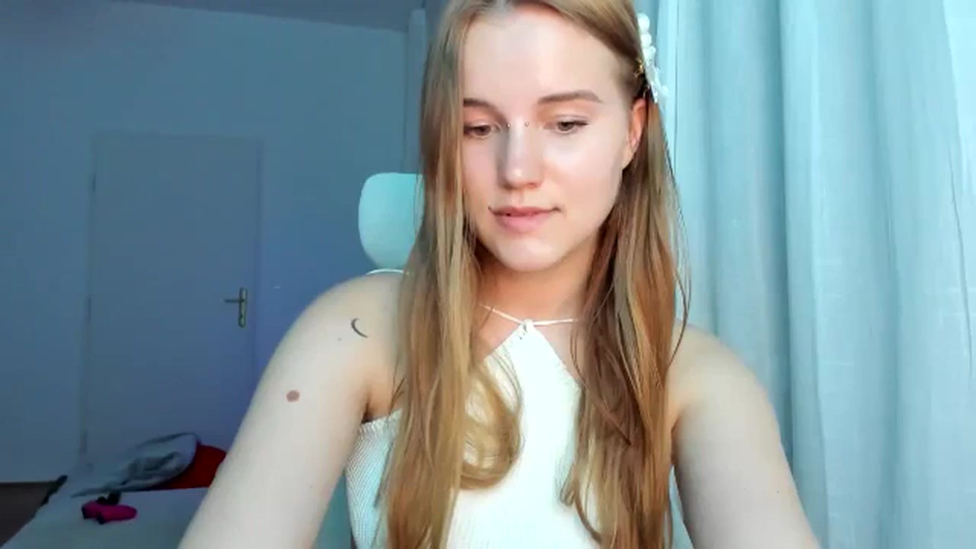 Gallery image thumbnail from Lia_lisia's myfreecams stream on, 04/27/2026, 20:58 image 7 of 20
