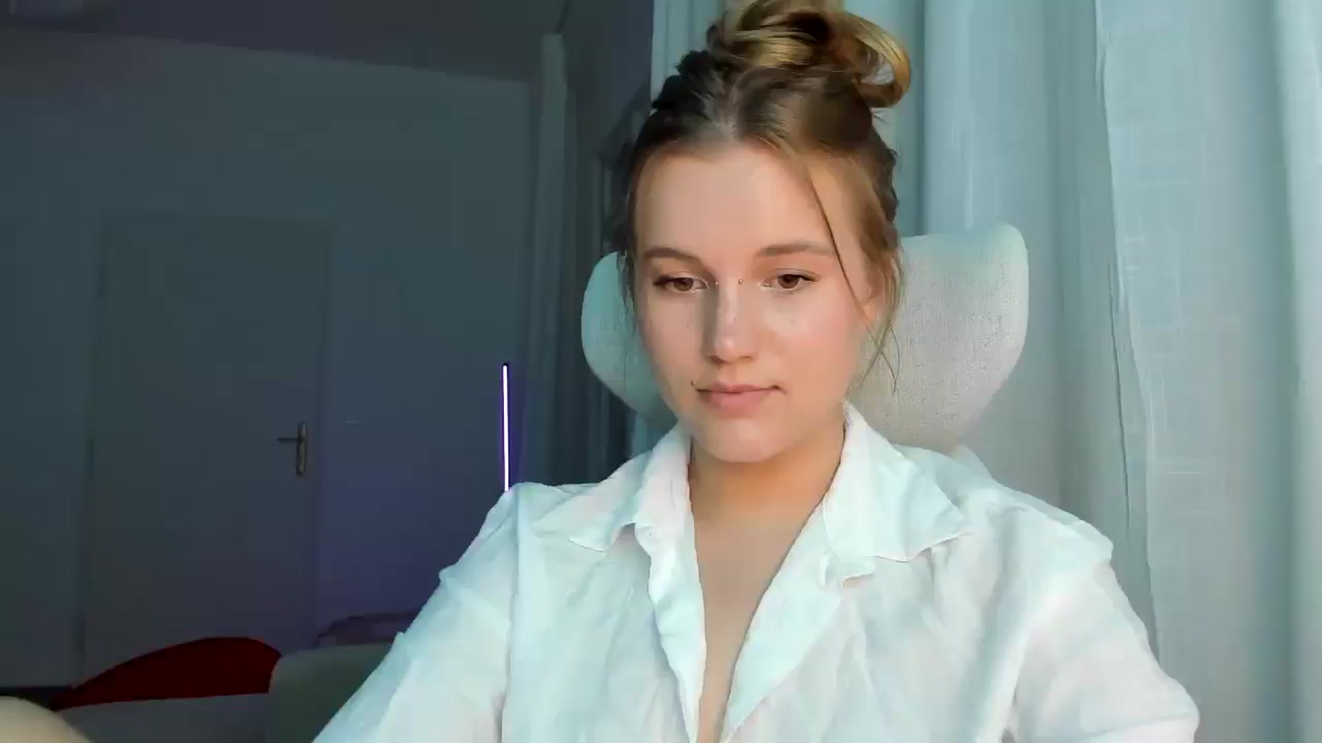 Gallery image thumbnail from Lia_lisia's myfreecams stream on, 04/28/2026, 18:21 image 13 of 20