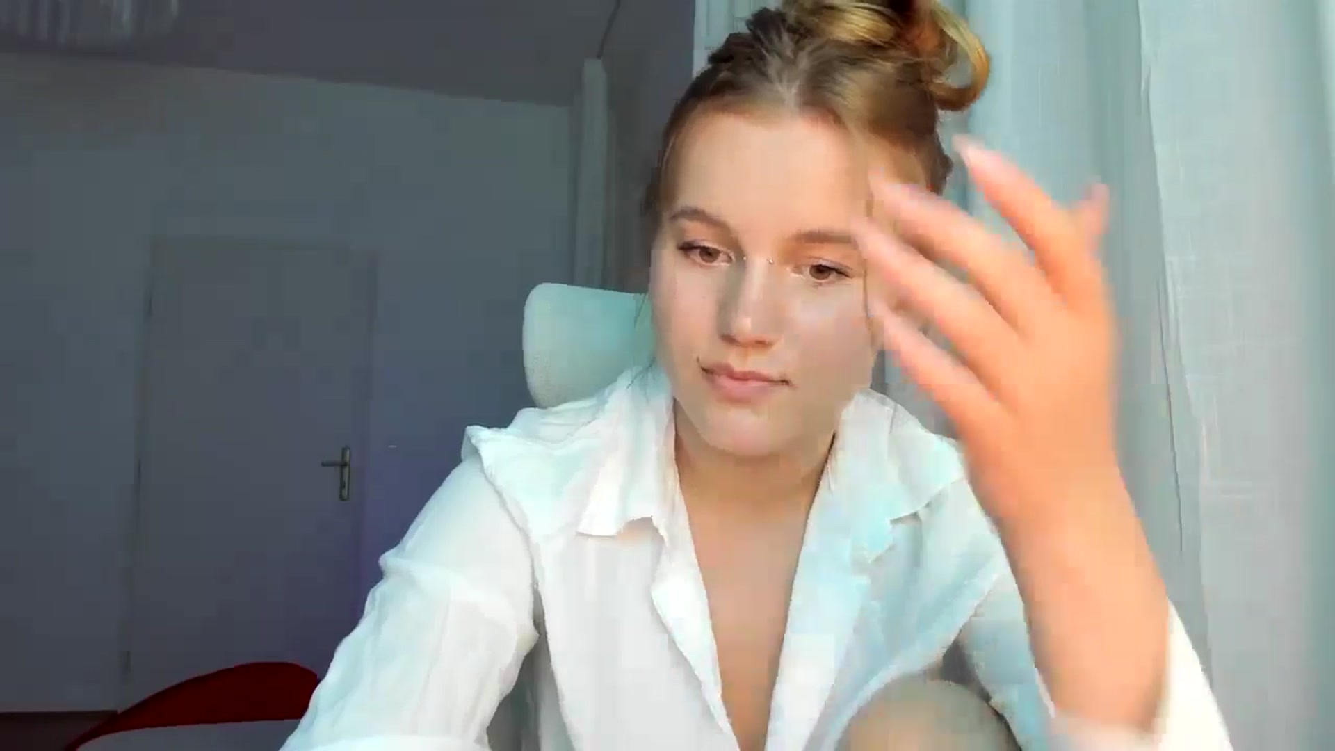 Gallery image thumbnail from Lia_lisia's myfreecams stream on, 04/28/2026, 18:21 image 12 of 20
