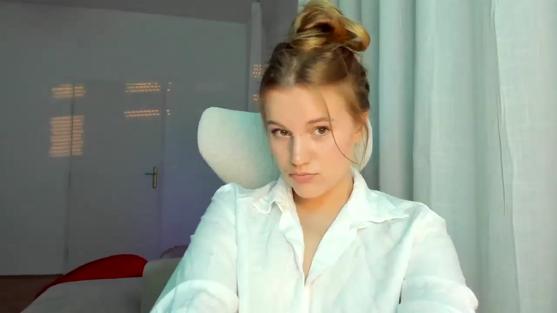 Gallery image thumbnail from Lia_lisia's myfreecams stream on, 04/28/2026, 18:21 image 9 of 20