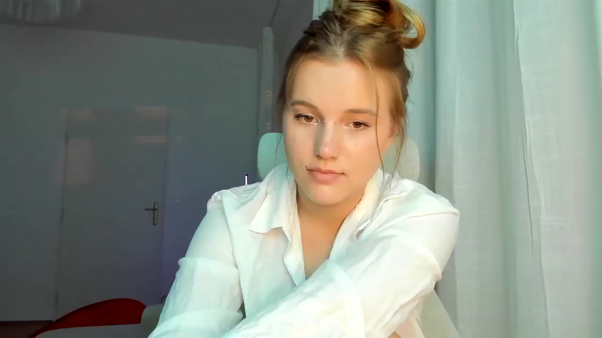 Gallery image thumbnail from Lia_lisia's myfreecams stream on, 04/28/2026, 18:21 image 11 of 20
