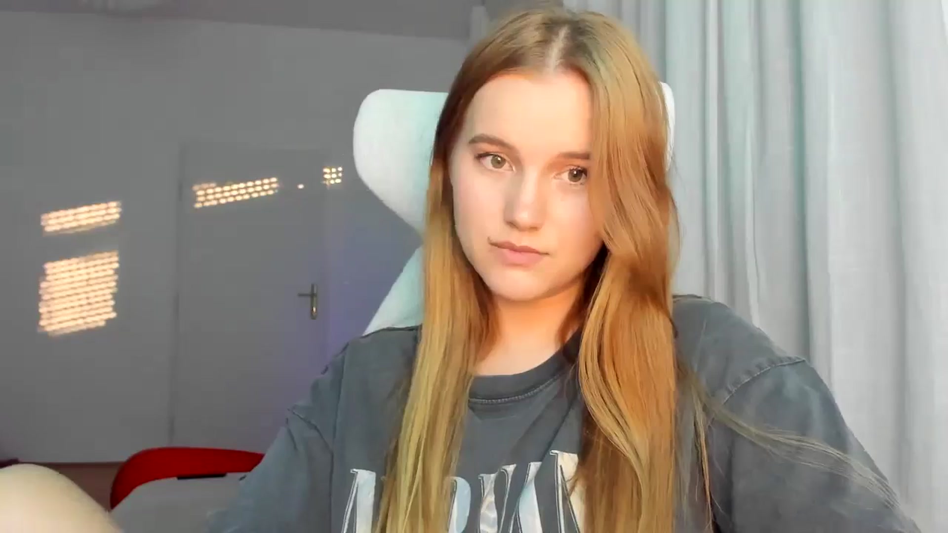 Gallery image thumbnail from Lia_lisia's myfreecams stream on, 04/30/2026, 17:03 image 14 of 20