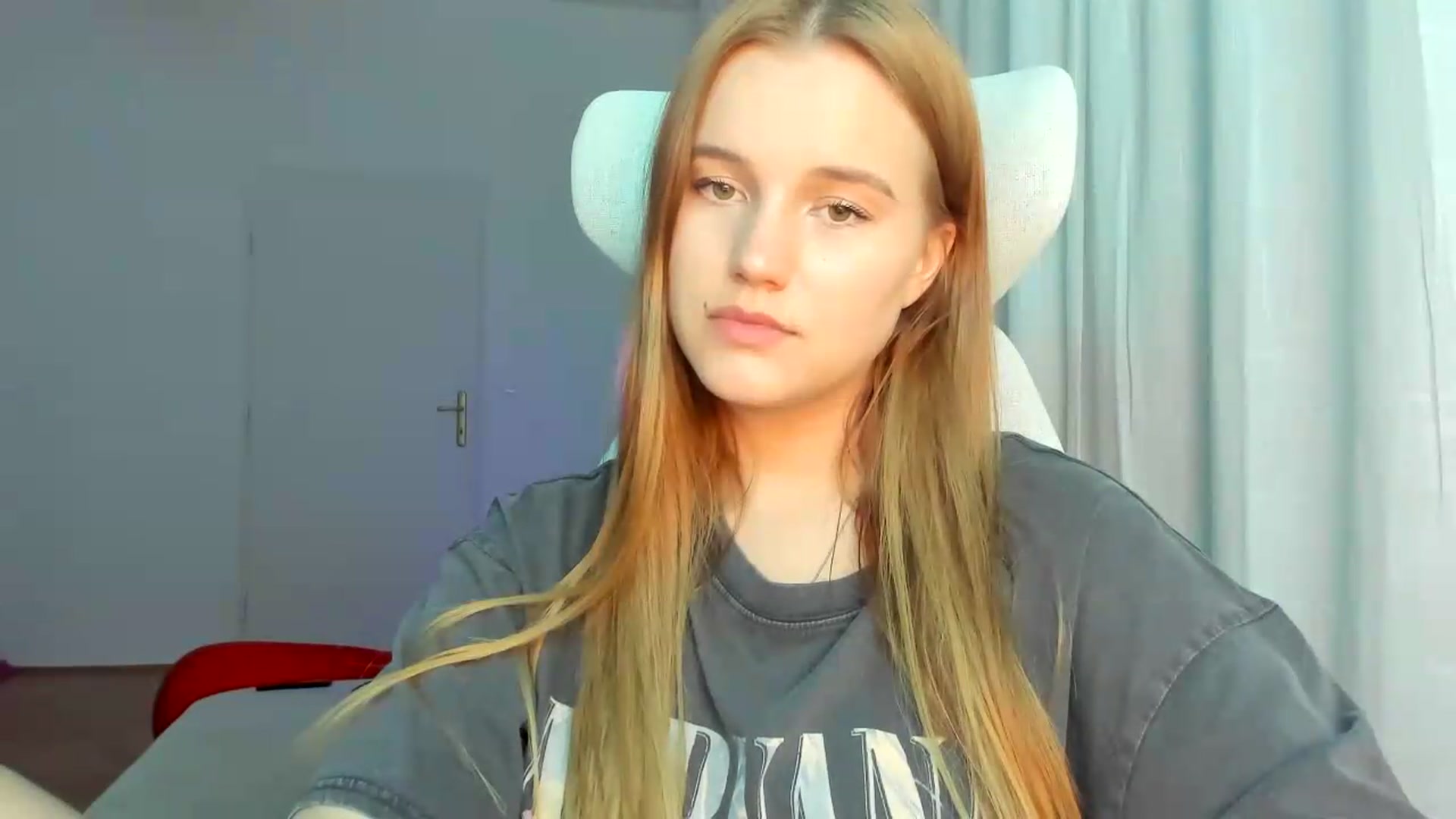 Gallery image thumbnail from Lia_lisia's myfreecams stream on, 04/30/2026, 18:47 image 17 of 20