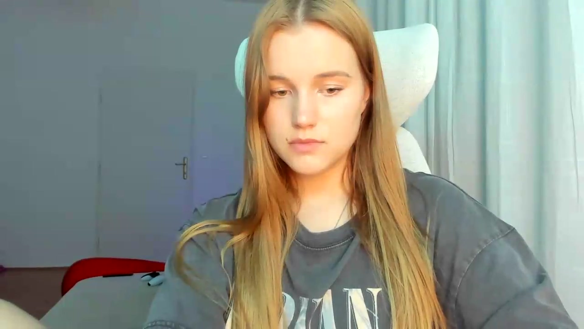 Gallery image thumbnail from Lia_lisia's myfreecams stream on, 04/30/2026, 18:47 image 13 of 20