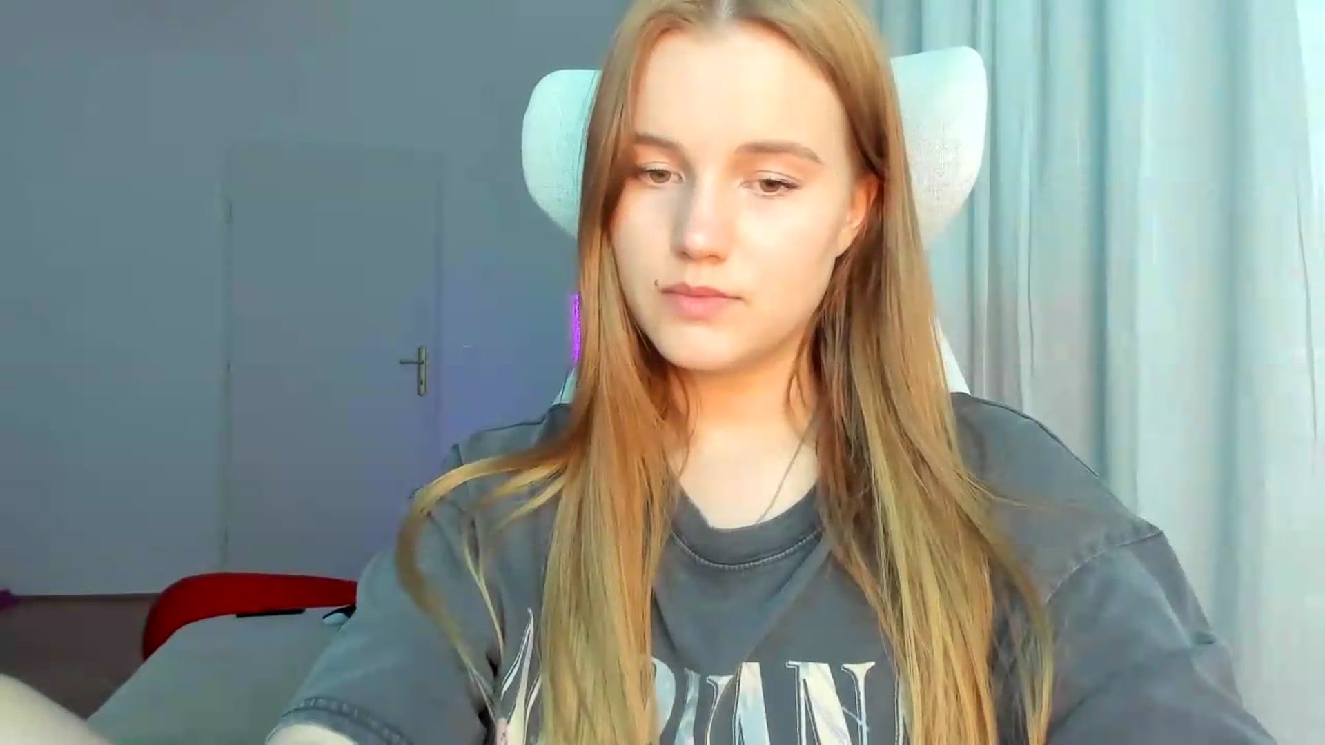 Gallery image thumbnail from Lia_lisia's myfreecams stream on, 04/30/2026, 18:47 image 12 of 20