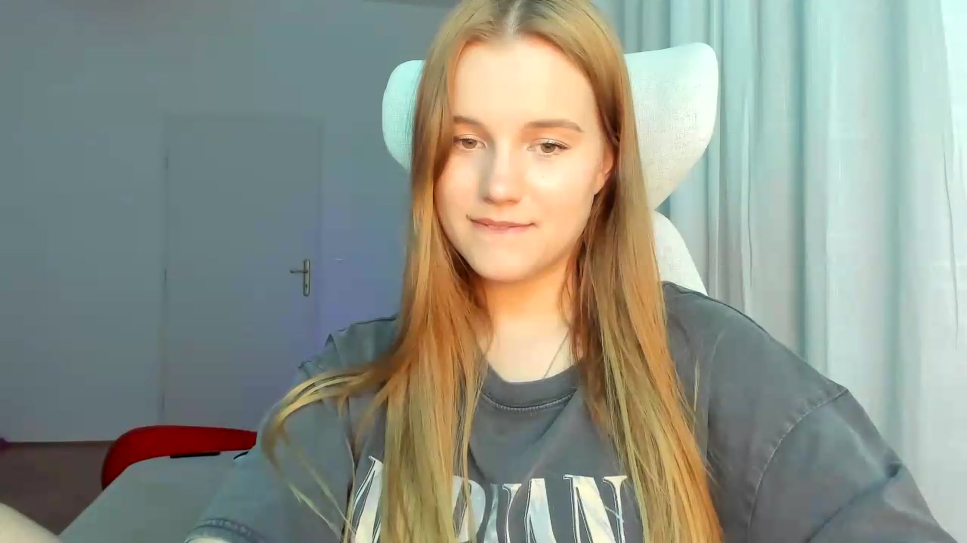 Gallery image thumbnail from Lia_lisia's myfreecams stream on, 04/30/2026, 18:47 image 14 of 20