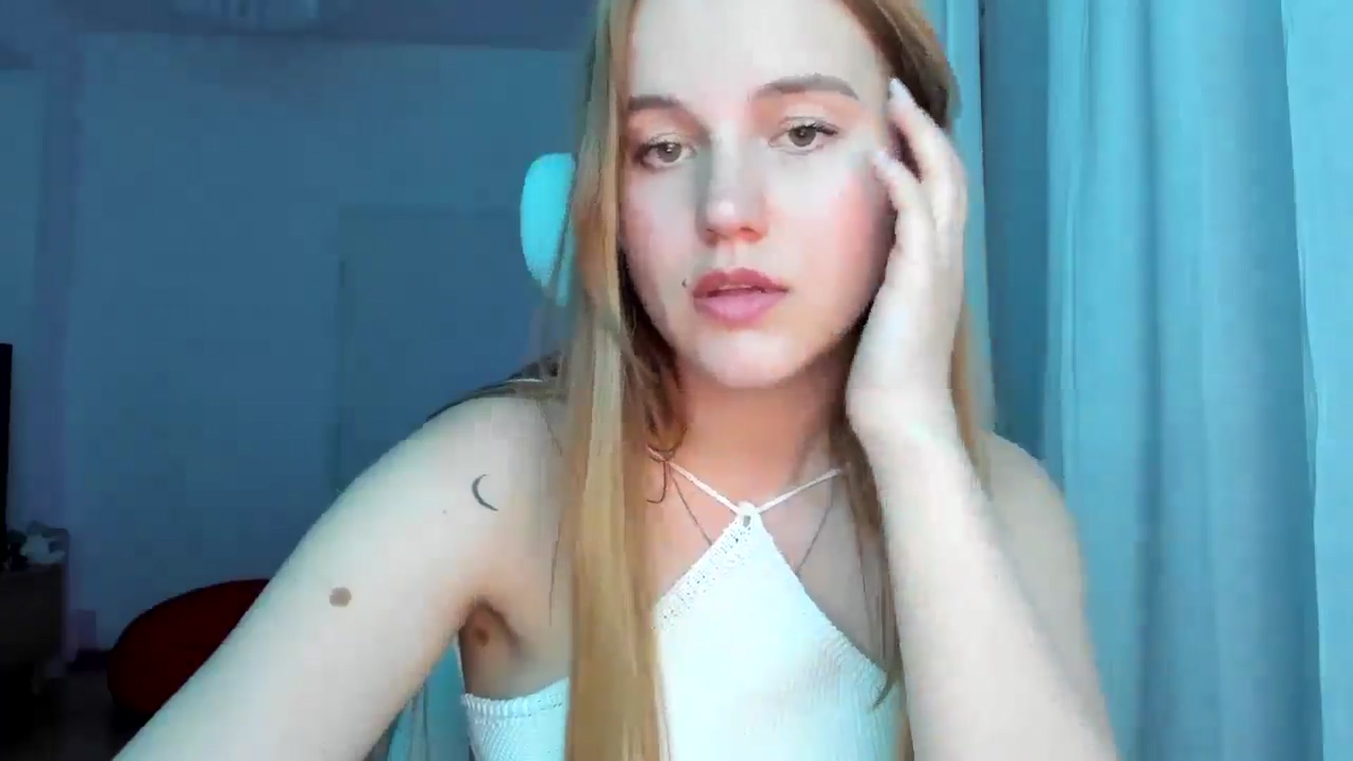 Gallery image thumbnail from Lia_lisia's myfreecams stream on, 05/02/2026, 18:24 image 15 of 20