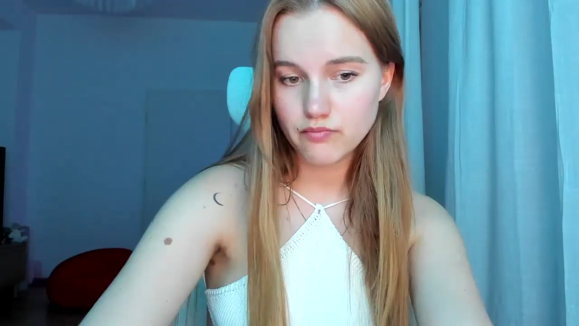 Gallery image thumbnail from Lia_lisia's myfreecams stream on, 05/02/2026, 18:24 image 16 of 20