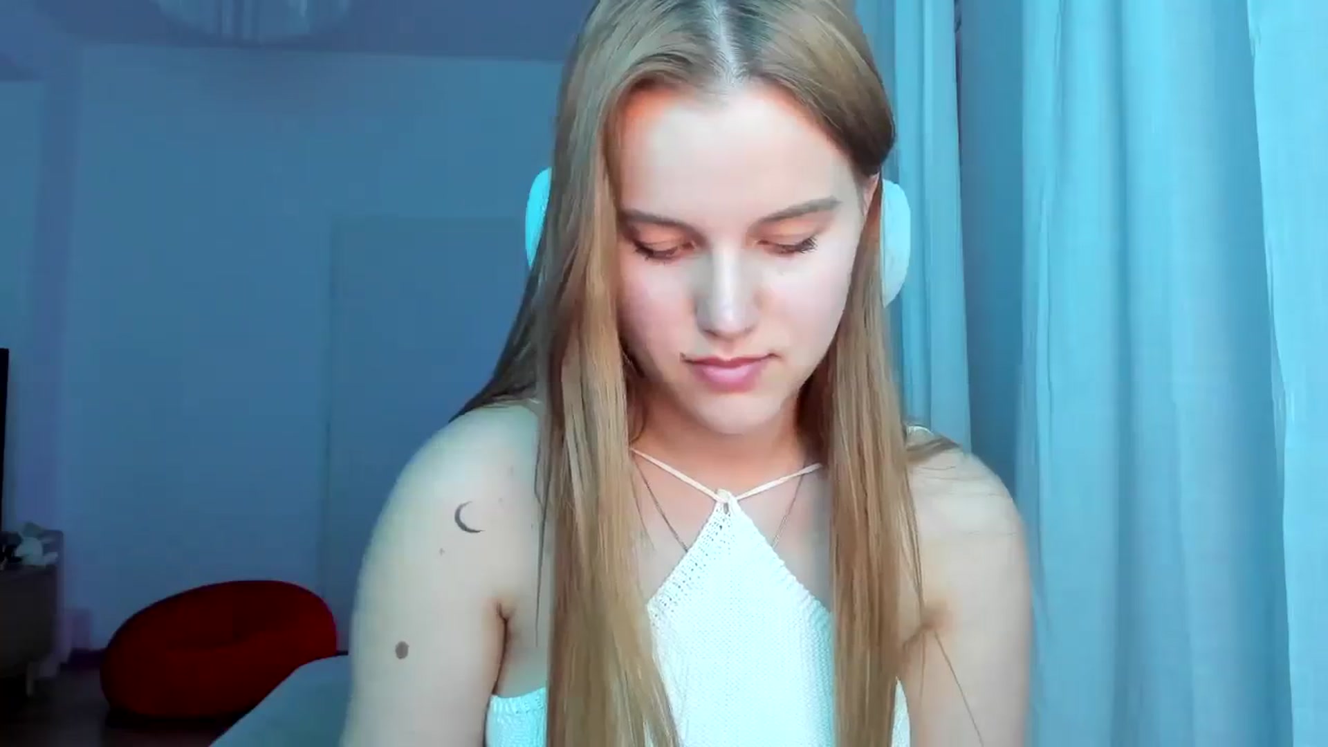 Gallery image thumbnail from Lia_lisia's myfreecams stream on, 05/02/2026, 18:24 image 12 of 20