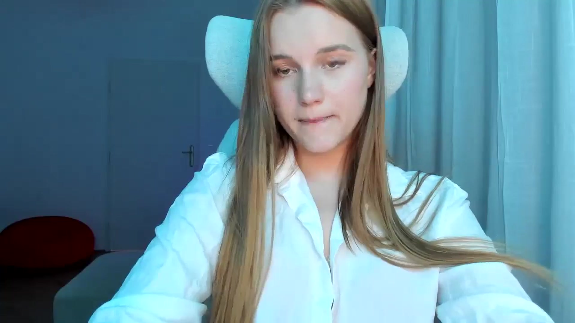 Gallery image thumbnail from Lia_lisia's myfreecams stream on, 05/03/2026, 18:00 image 19 of 20