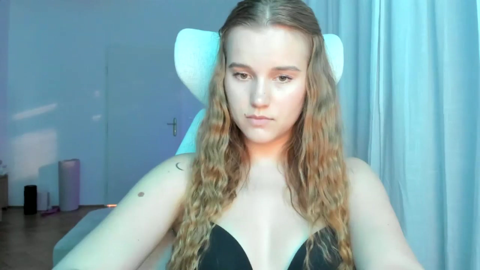 Gallery image thumbnail from Lia_lisia's myfreecams stream on, 05/05/2026, 17:48 image 4 of 20