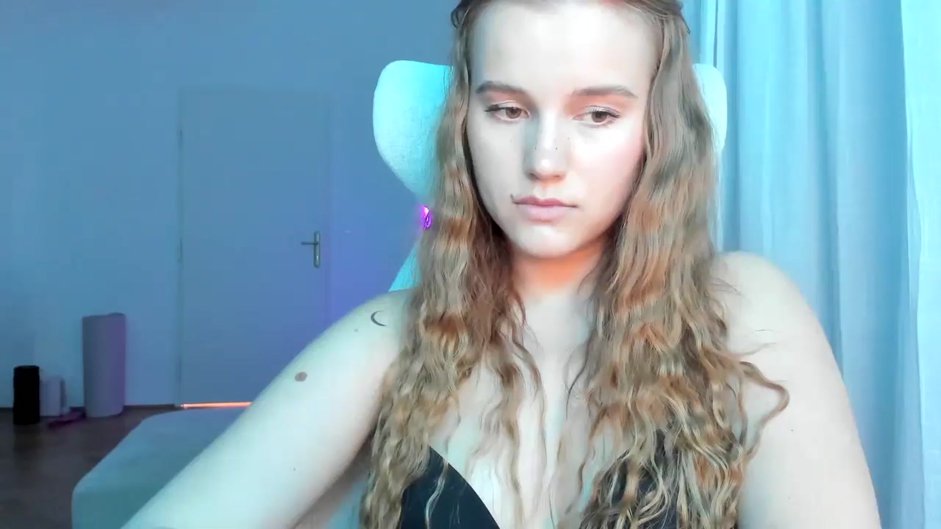 Gallery image thumbnail from Lia_lisia's myfreecams stream on, 05/05/2026, 17:48 image 8 of 20