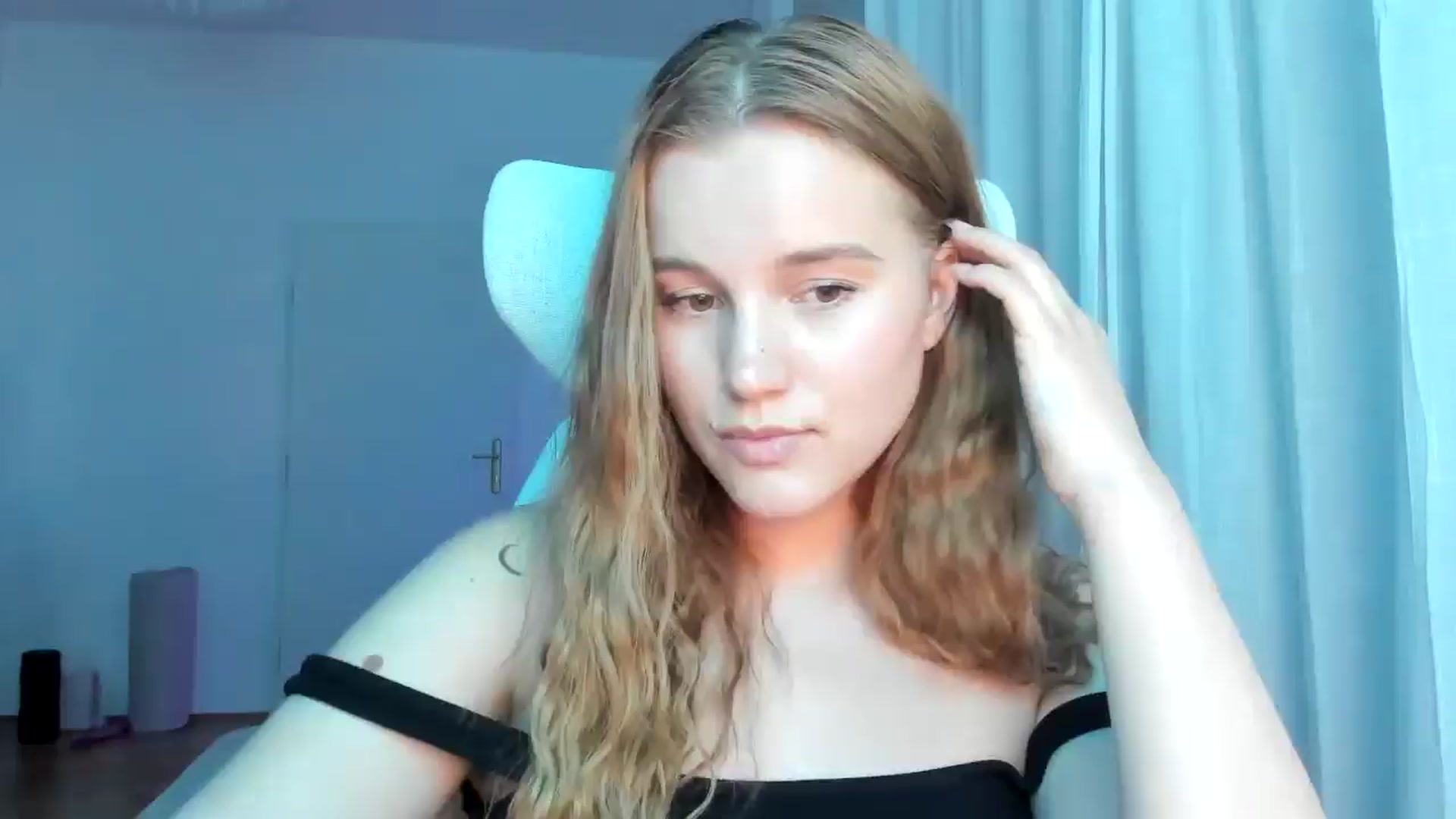 Gallery image thumbnail from Lia_lisia's myfreecams stream on, 05/05/2026, 17:48 image 14 of 20