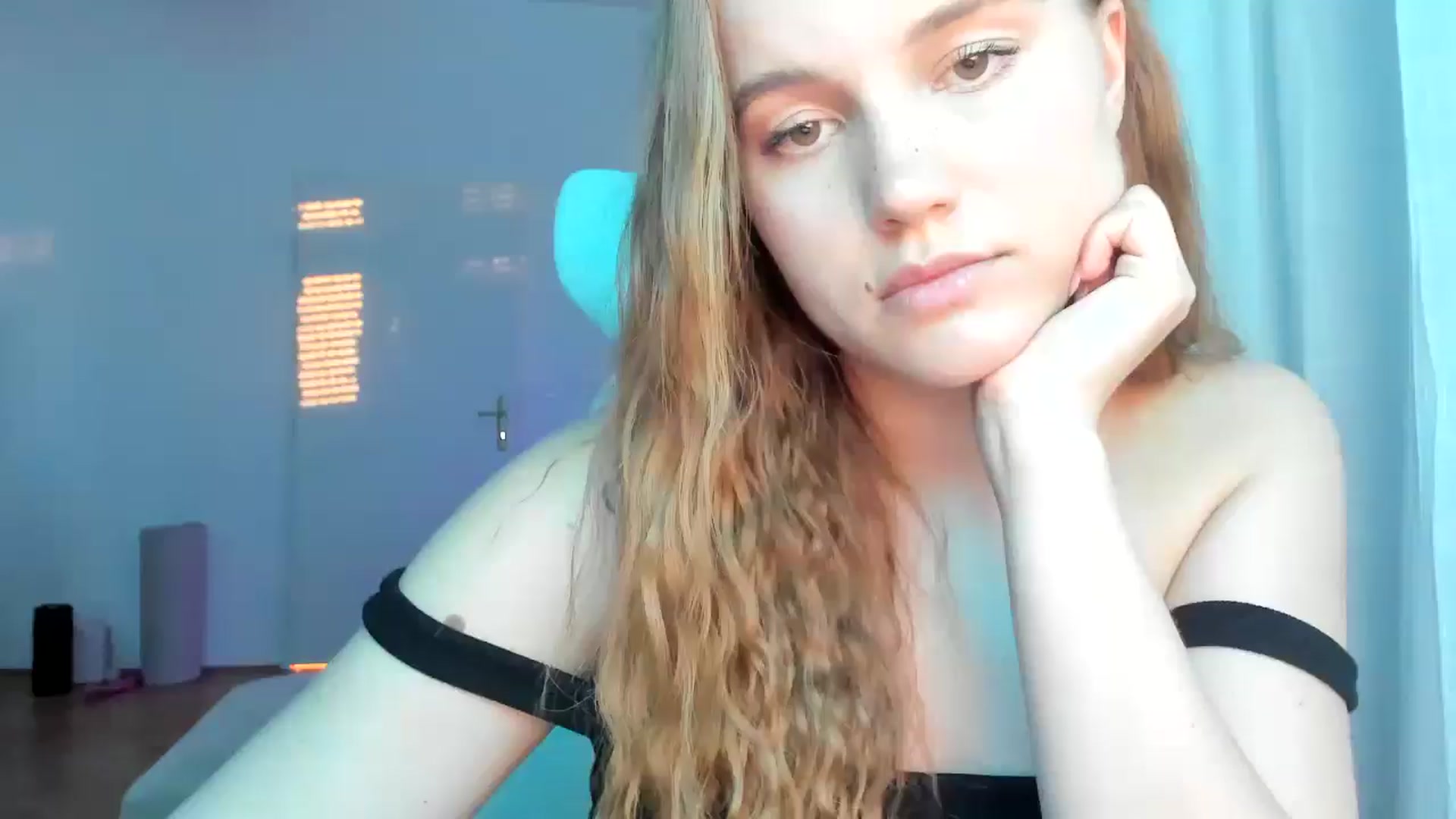 Gallery image thumbnail from Lia_lisia's myfreecams stream on, 05/05/2026, 17:48 image 18 of 20