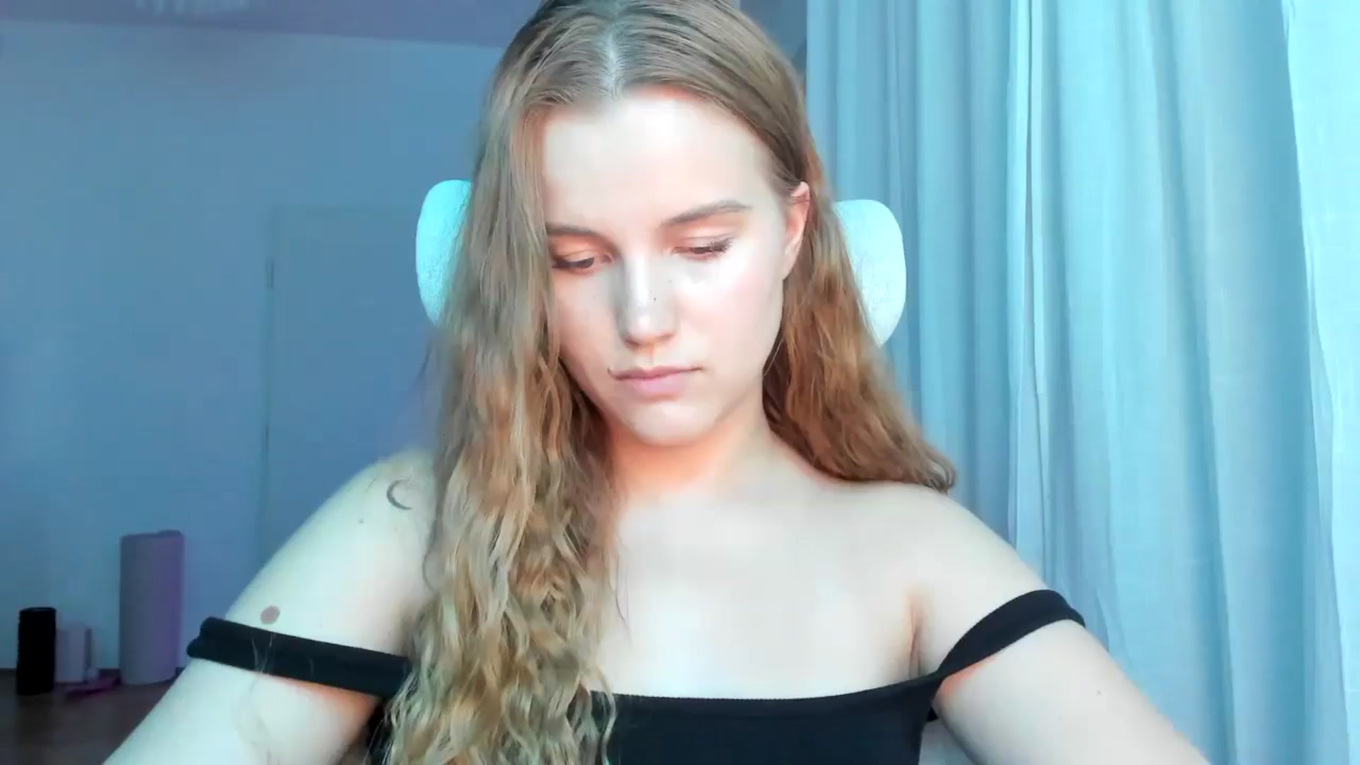 Gallery image thumbnail from Lia_lisia's myfreecams stream on, 05/05/2026, 17:48 image 10 of 20