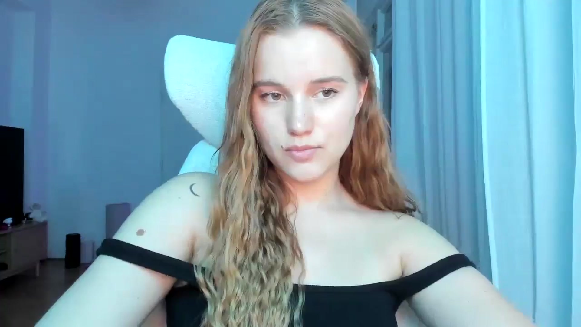 Gallery image thumbnail from Lia_lisia's myfreecams stream on, 05/05/2026, 20:37 image 14 of 20