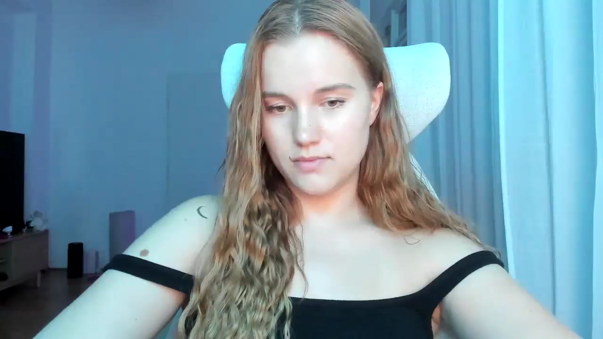 Gallery image thumbnail from Lia_lisia's myfreecams stream on, 05/05/2026, 20:37 image 2 of 20