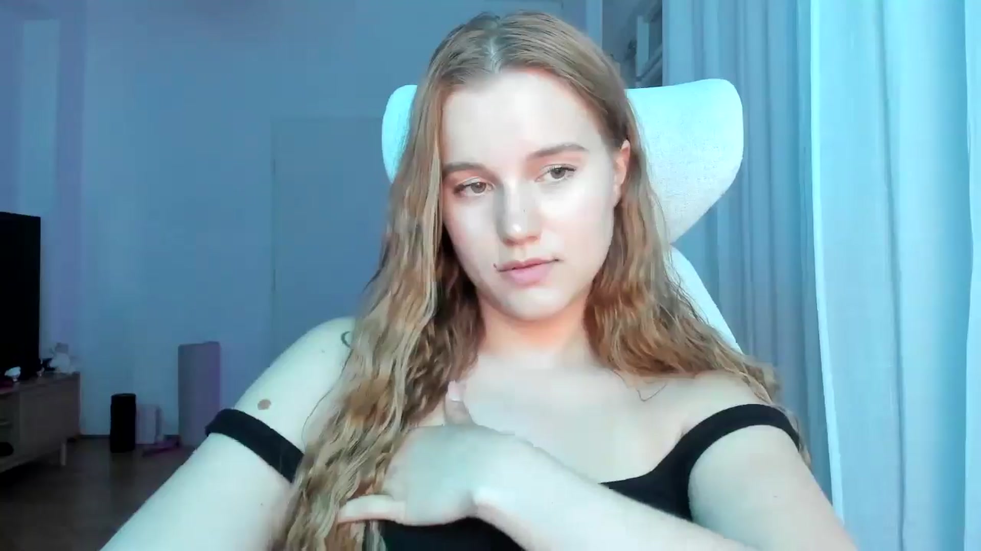 Gallery image thumbnail from Lia_lisia's myfreecams stream on, 05/05/2026, 20:37 image 7 of 20