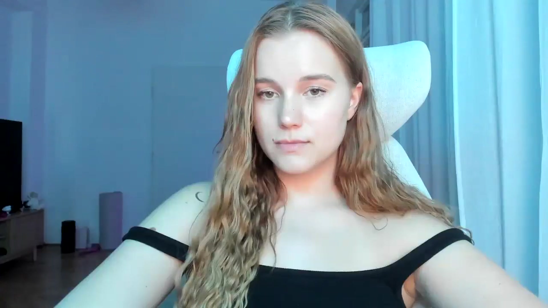Gallery image thumbnail from Lia_lisia's myfreecams stream on, 05/05/2026, 20:37 image 4 of 20
