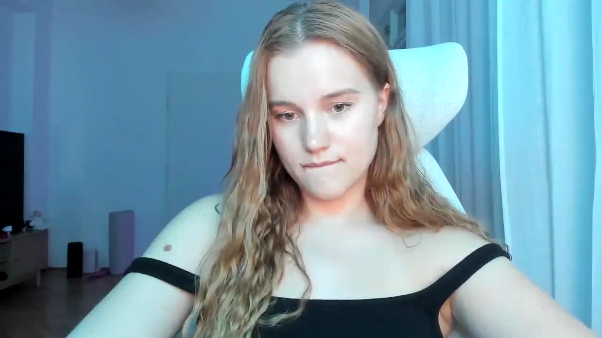 Gallery image thumbnail from Lia_lisia's myfreecams stream on, 05/05/2026, 20:37 image 5 of 20