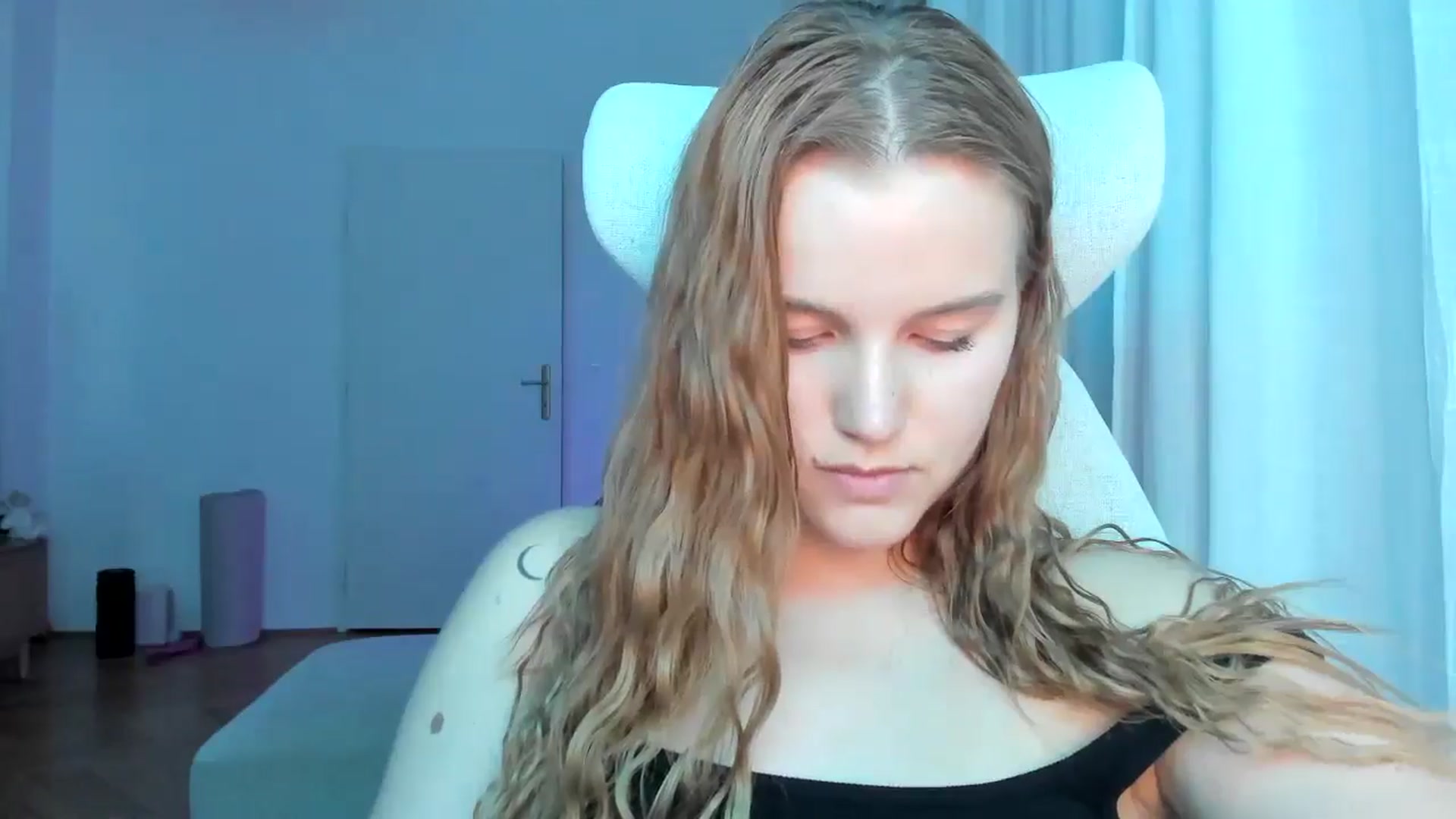 Gallery image thumbnail from Lia_lisia's myfreecams stream on, 05/05/2026, 22:04 image 2 of 20