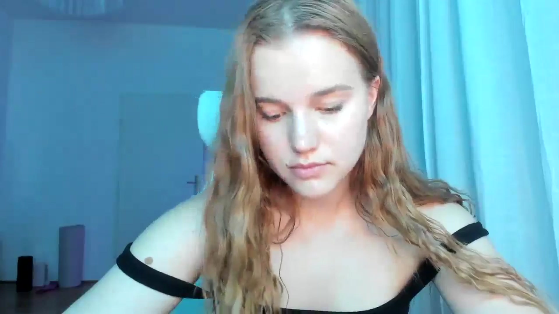 Gallery image thumbnail from Lia_lisia's myfreecams stream on, 05/05/2026, 22:04 image 13 of 20