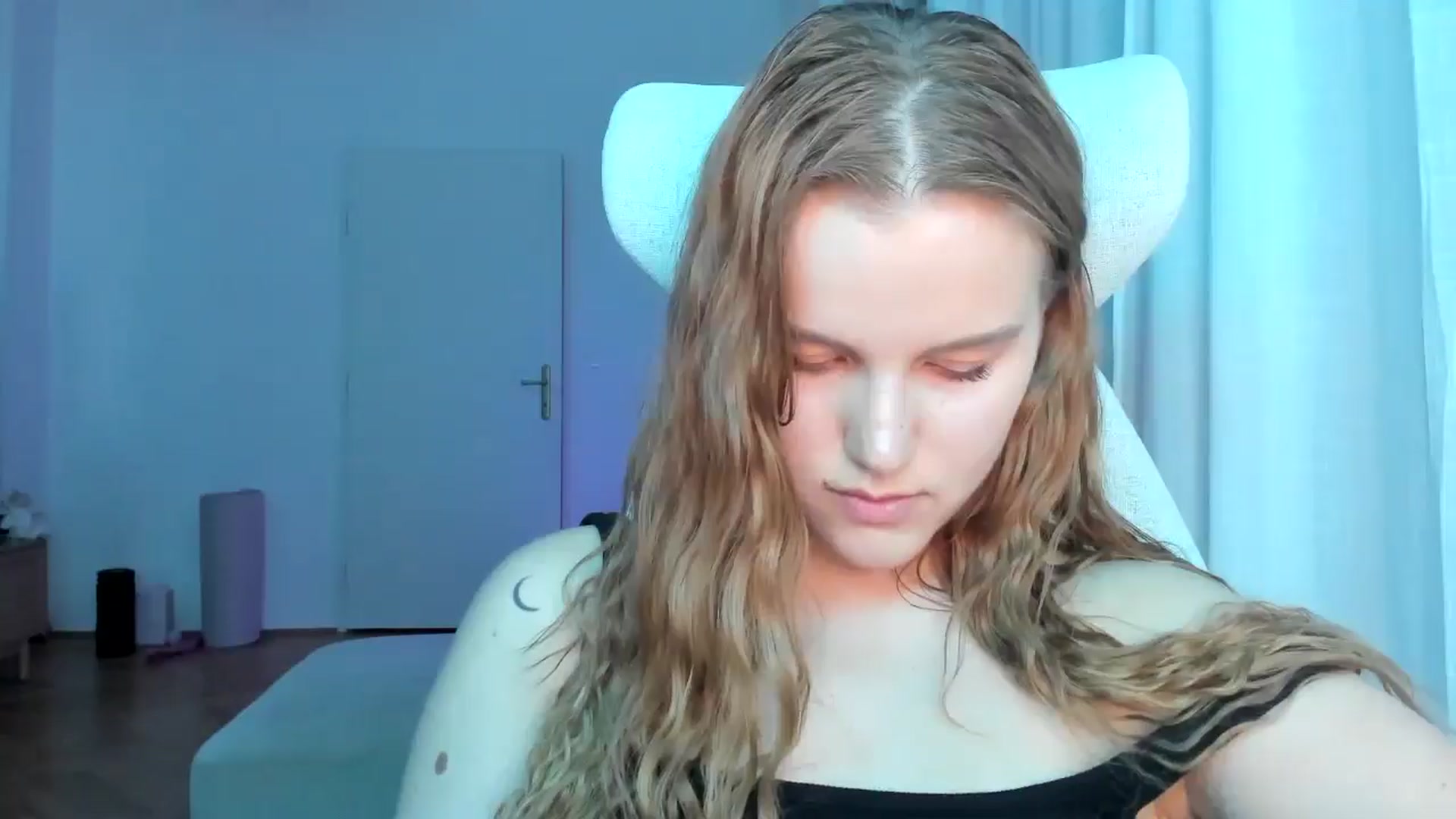 Gallery image thumbnail from Lia_lisia's myfreecams stream on, 05/05/2026, 22:04 image 5 of 20