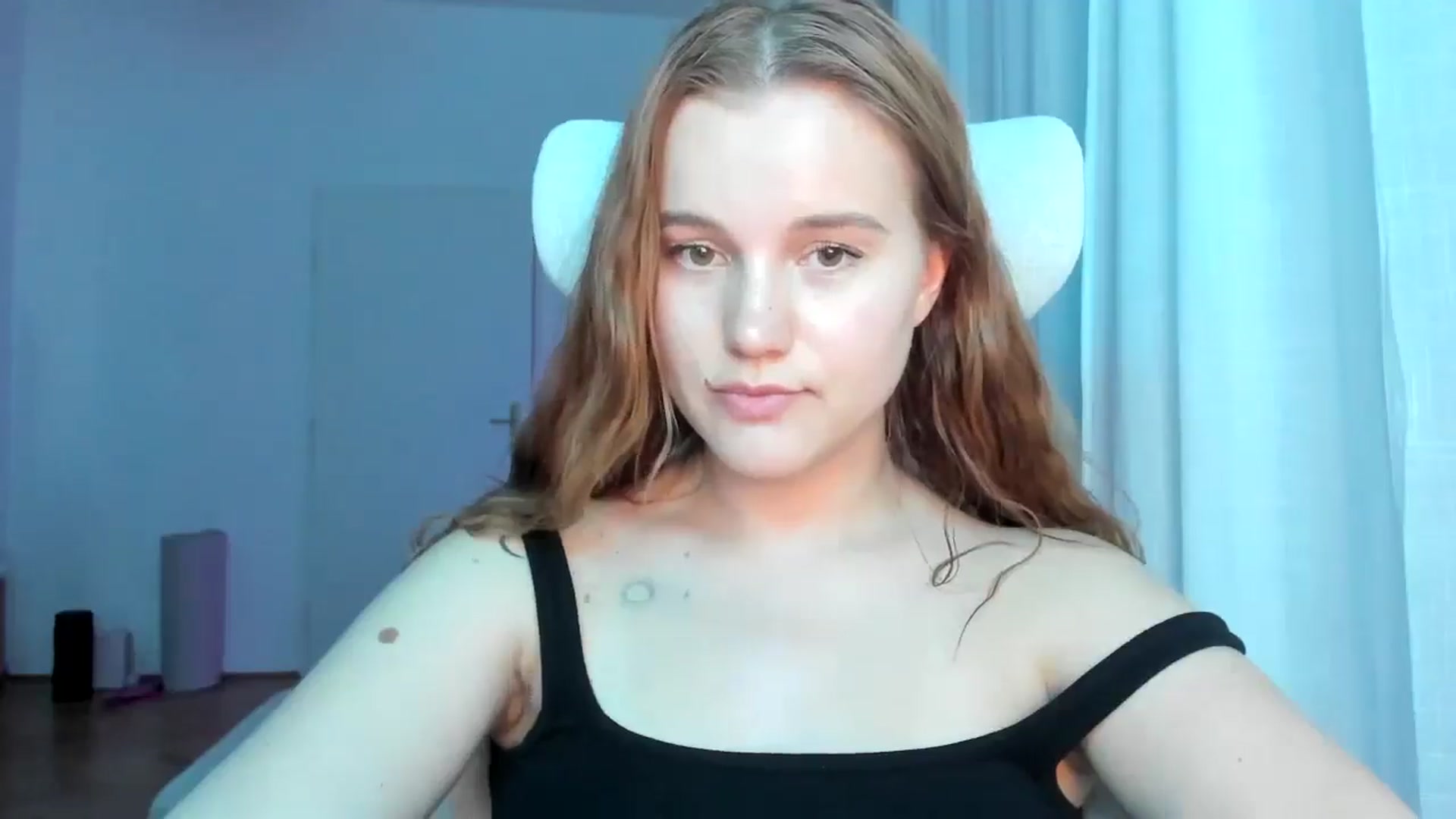 Gallery image thumbnail from Lia_lisia's myfreecams stream on, 05/05/2026, 22:04 image 10 of 20