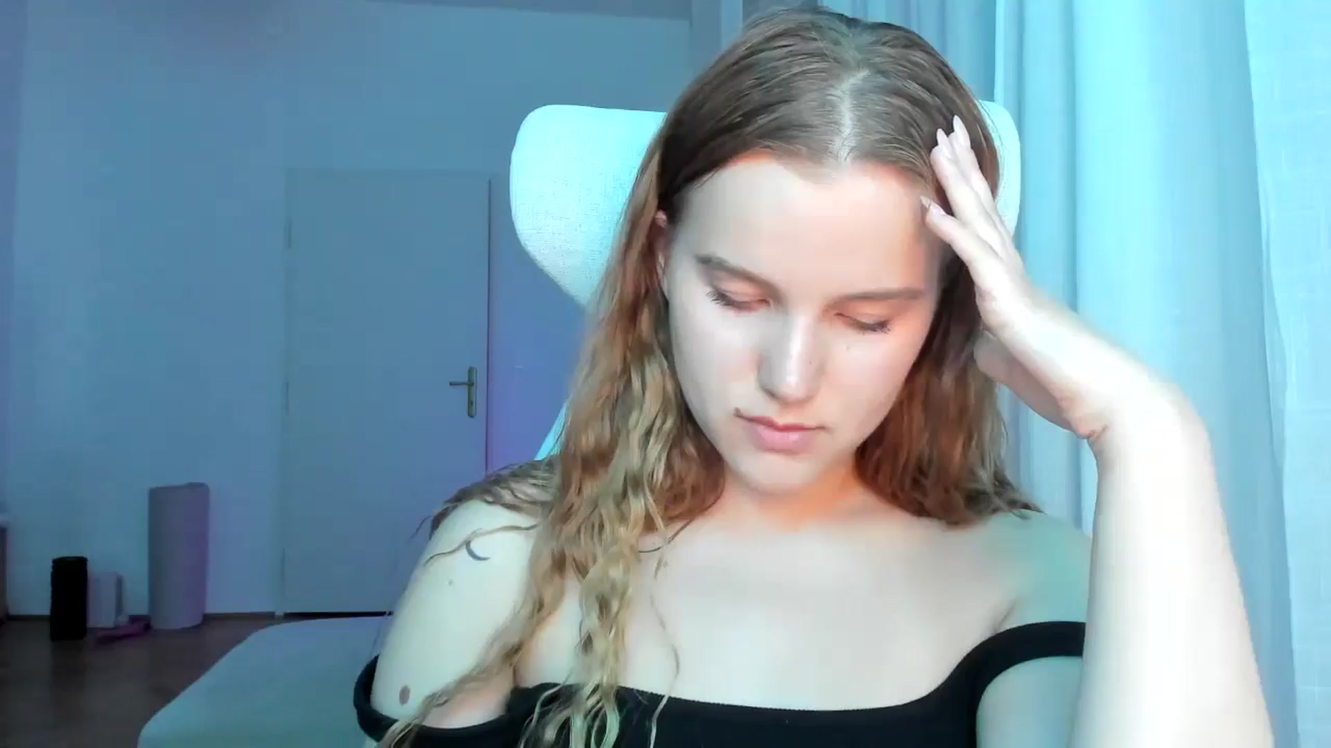 Gallery image thumbnail from Lia_lisia's myfreecams stream on, 05/05/2026, 22:04 image 12 of 20