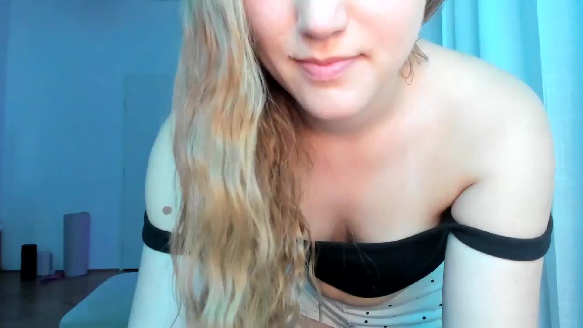 Gallery image thumbnail from Lia_lisia's myfreecams stream on, 05/05/2026, 22:04 image 18 of 20