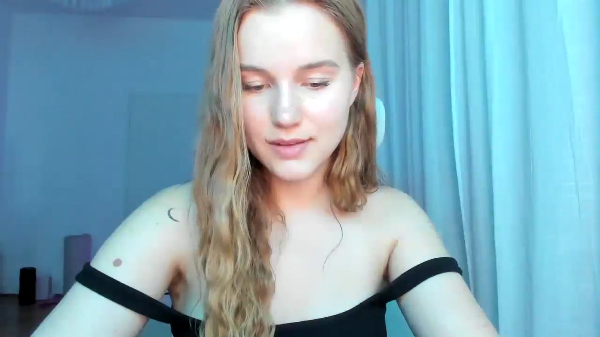 Gallery image thumbnail from Lia_lisia's myfreecams stream on, 05/05/2026, 22:04 image 20 of 20