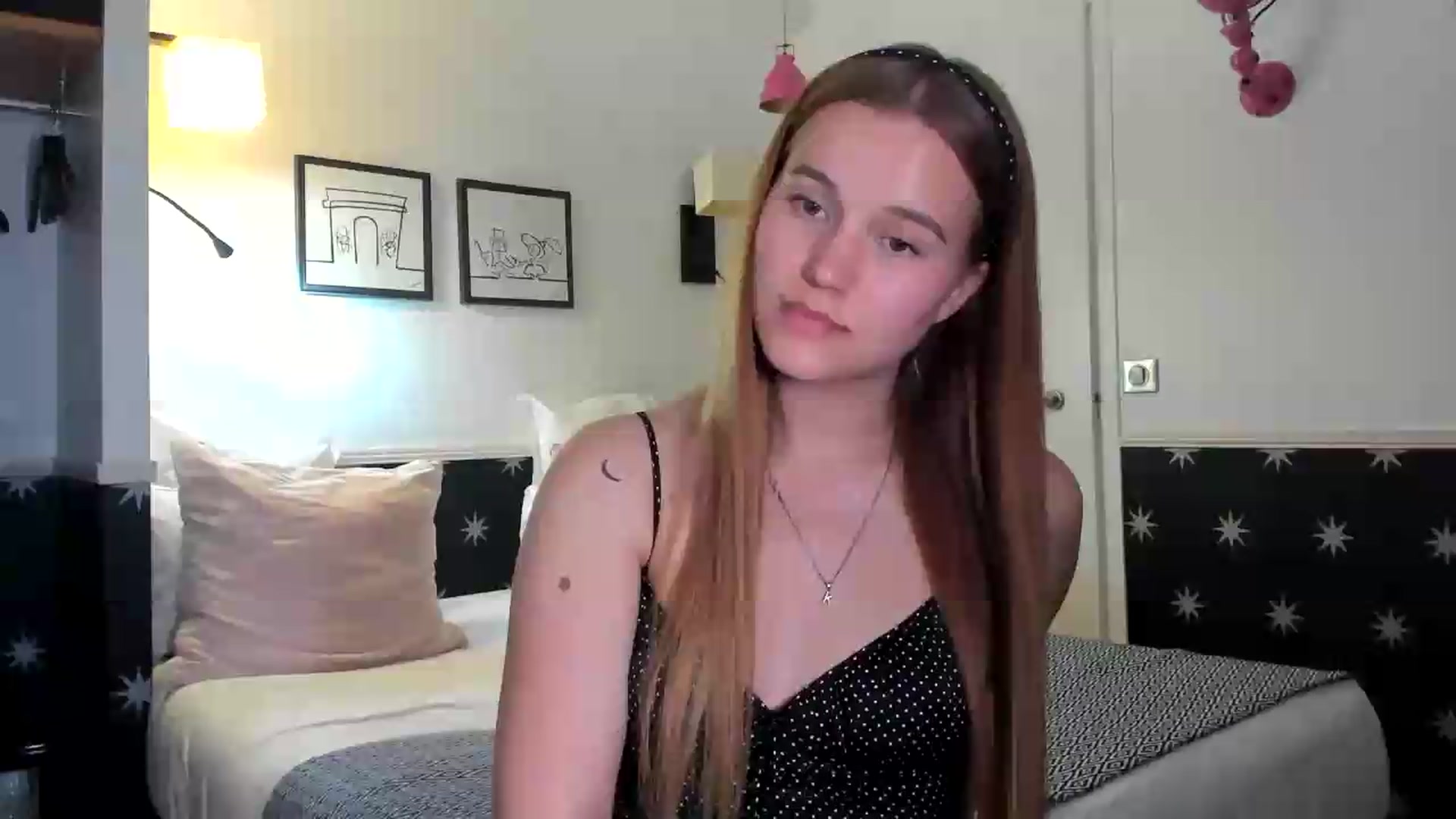 Gallery image thumbnail from Lia_lisia's myfreecams stream on, 05/09/2026, 21:29 image 1 of 20