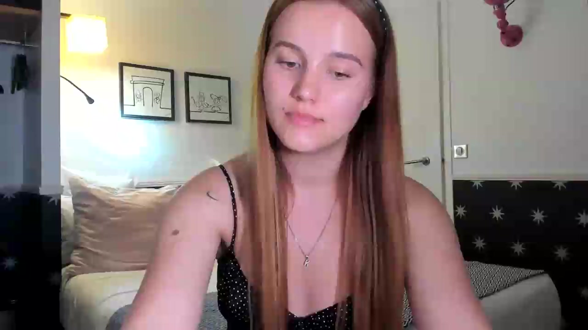 Gallery image thumbnail from Lia_lisia's myfreecams stream on, 05/09/2026, 21:29 image 3 of 20