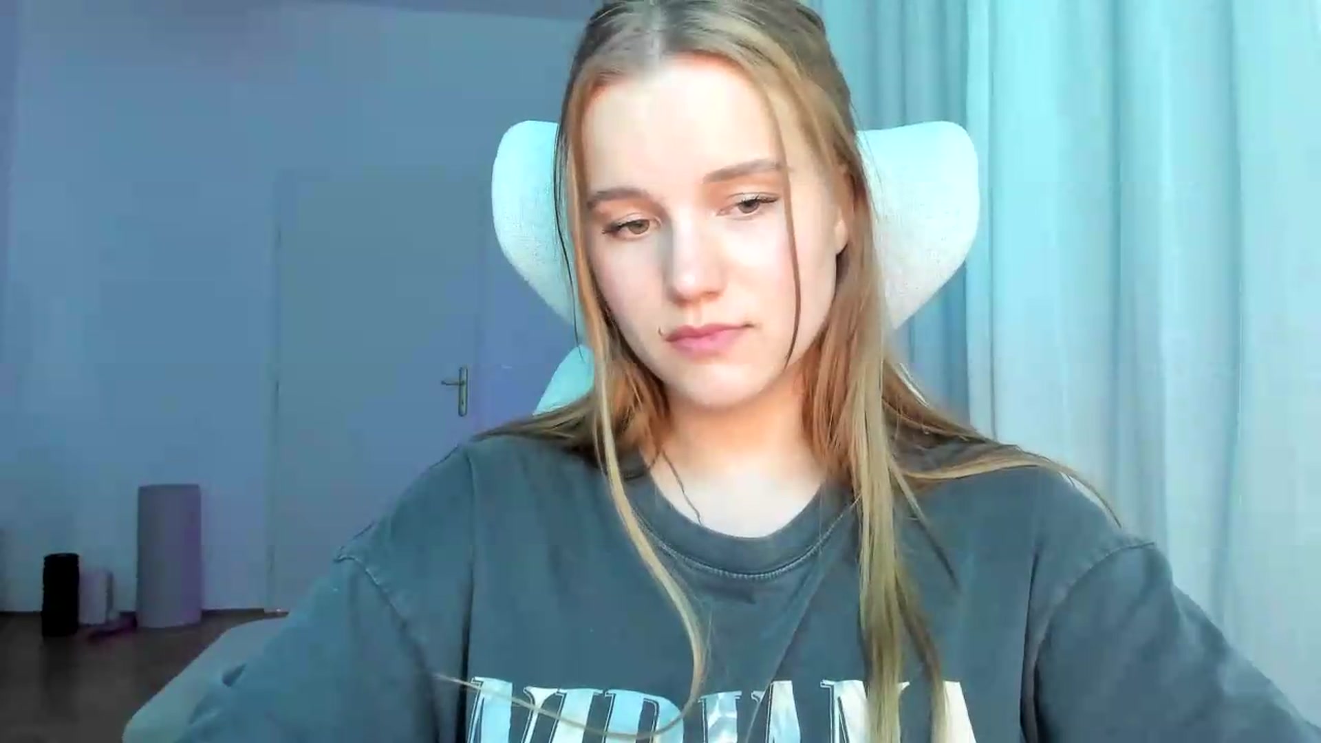 Gallery image thumbnail from Lia_lisia's myfreecams stream on, 05/11/2026, 17:54 image 9 of 20