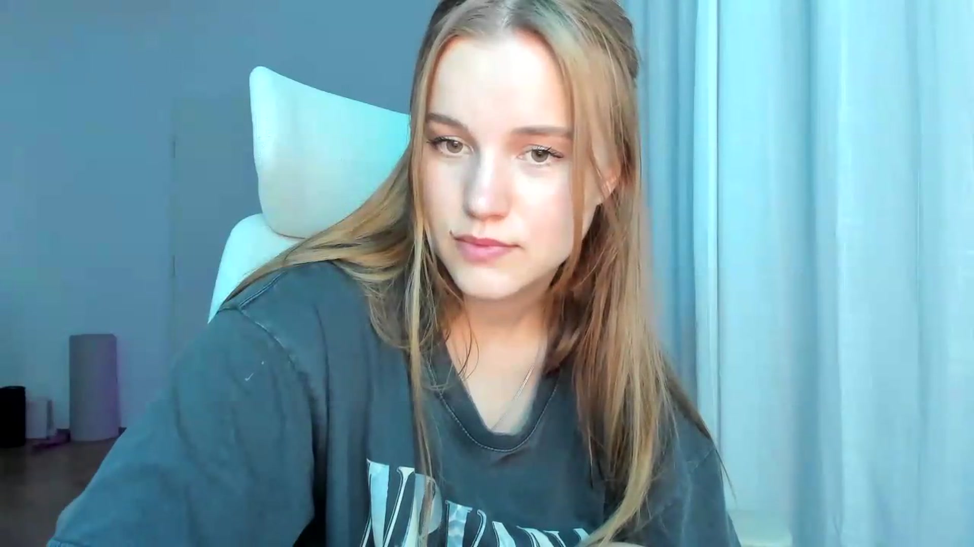Gallery image thumbnail from Lia_lisia's myfreecams stream on, 05/11/2026, 20:16 image 14 of 20