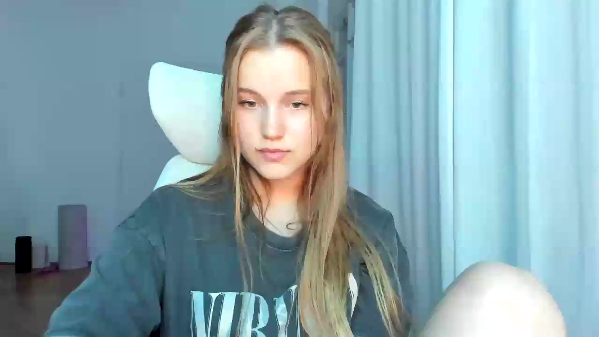 Gallery image thumbnail from Lia_lisia's myfreecams stream on, 05/11/2026, 20:16 image 20 of 20