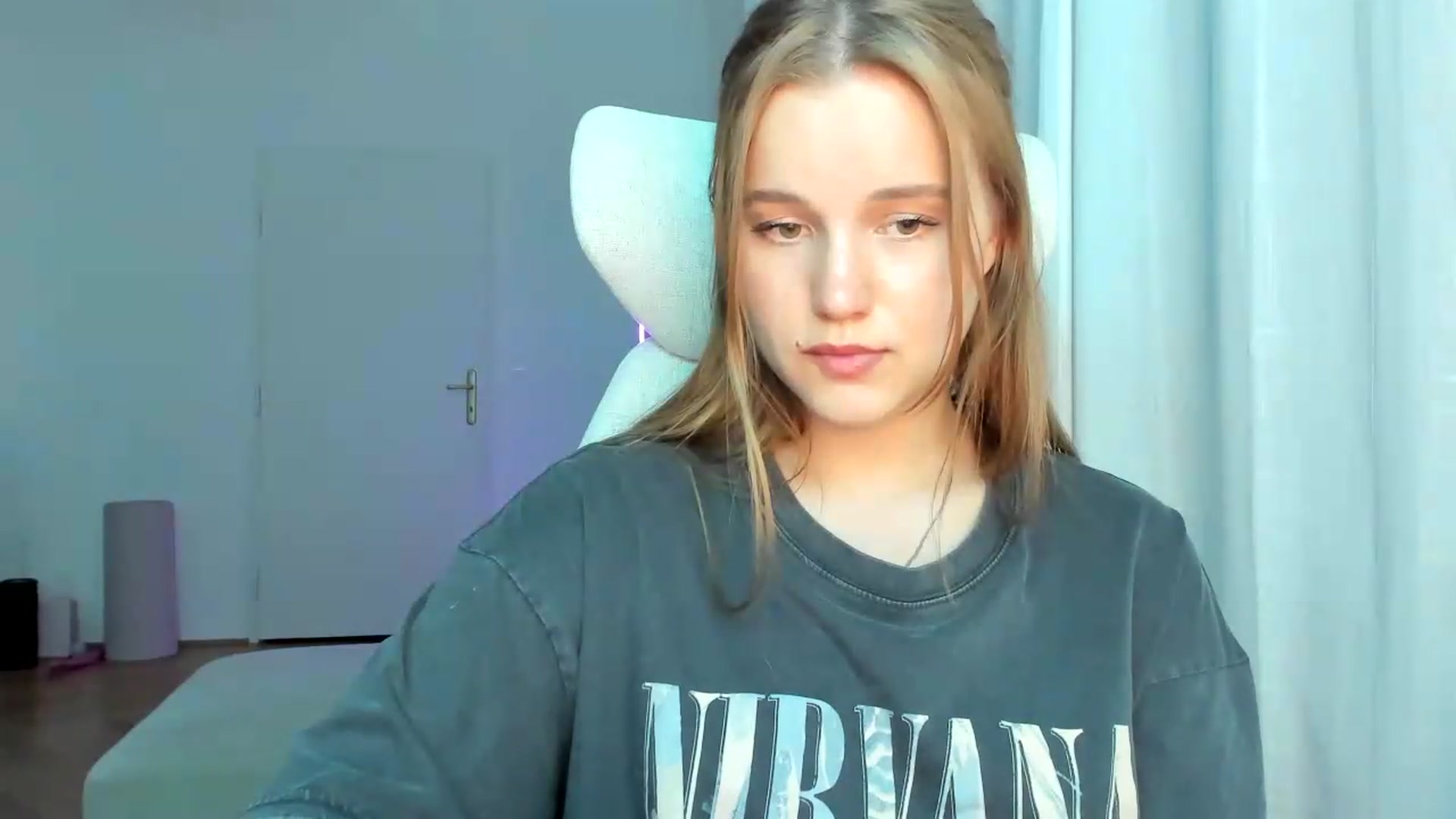 Gallery image thumbnail from Lia_lisia's myfreecams stream on, 05/11/2026, 20:16 image 3 of 20