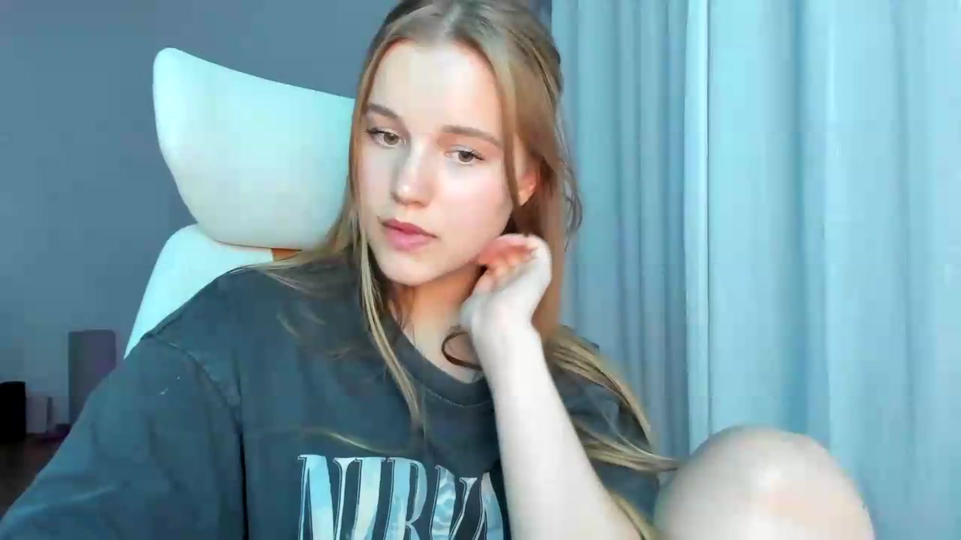 Gallery image thumbnail from Lia_lisia's myfreecams stream on, 05/11/2026, 20:16 image 18 of 20