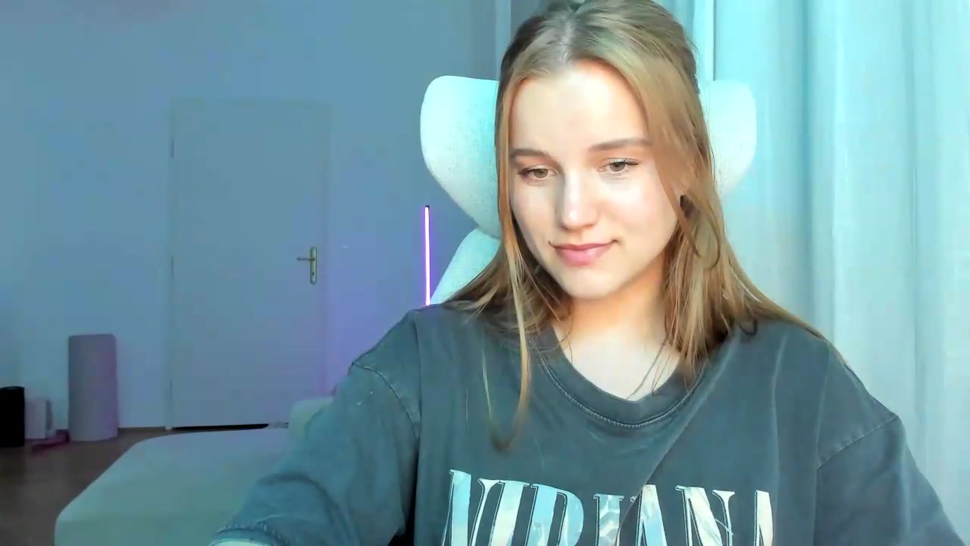 Gallery image thumbnail from Lia_lisia's myfreecams stream on, 05/11/2026, 20:16 image 6 of 20