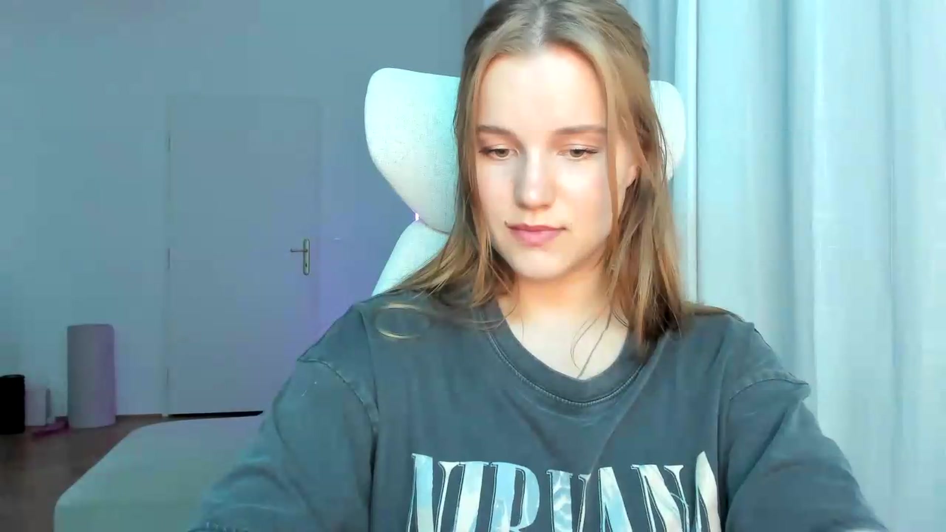 Gallery image thumbnail from Lia_lisia's myfreecams stream on, 05/11/2026, 20:16 image 4 of 20