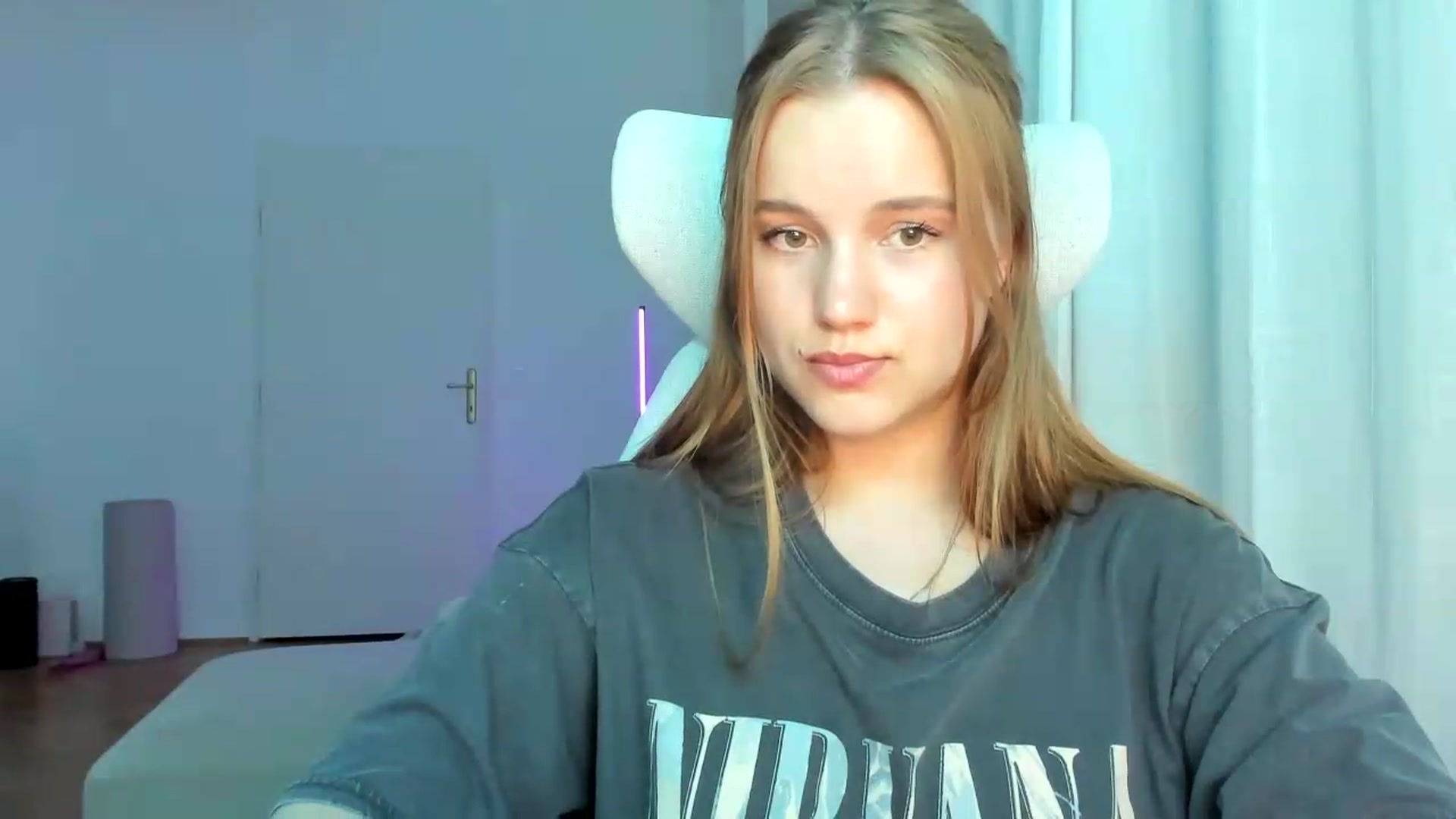 Gallery image thumbnail from Lia_lisia's myfreecams stream on, 05/11/2026, 20:16 image 7 of 20