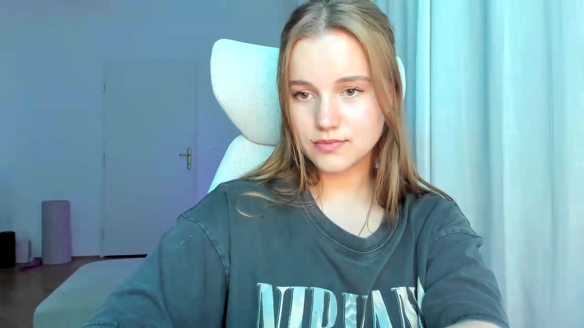 Gallery image thumbnail from Lia_lisia's myfreecams stream on, 05/11/2026, 20:16 image 5 of 20