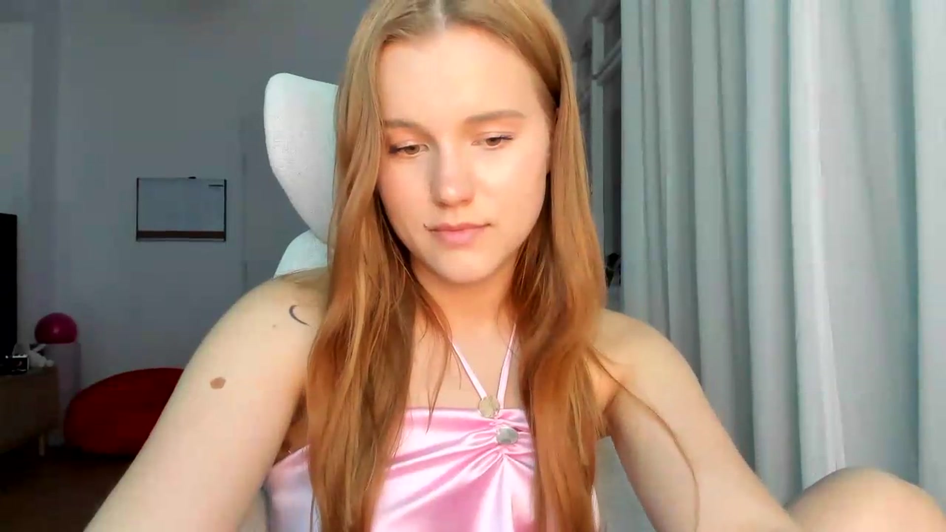 Gallery image thumbnail from Lia_lisia's myfreecams stream on, 05/17/2026, 19:15 image 7 of 20