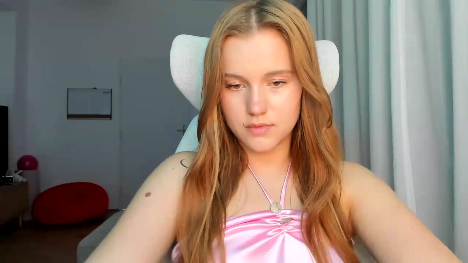 Gallery image thumbnail from Lia_lisia's myfreecams stream on, 05/17/2026, 19:15 image 3 of 20
