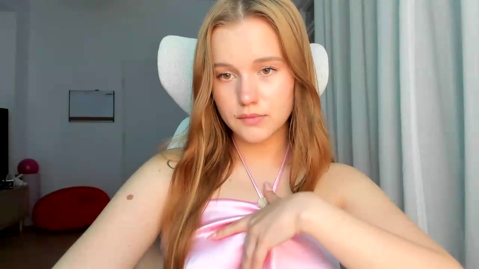 Gallery image thumbnail from Lia_lisia's myfreecams stream on, 05/17/2026, 19:15 image 10 of 20